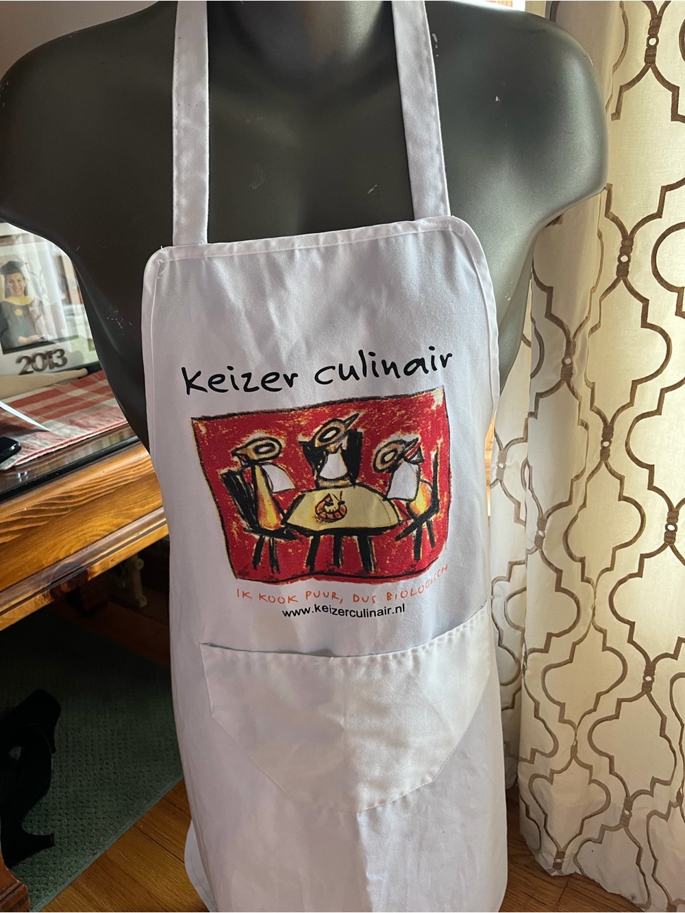 Keizer Culinair full apron new —- $6.00